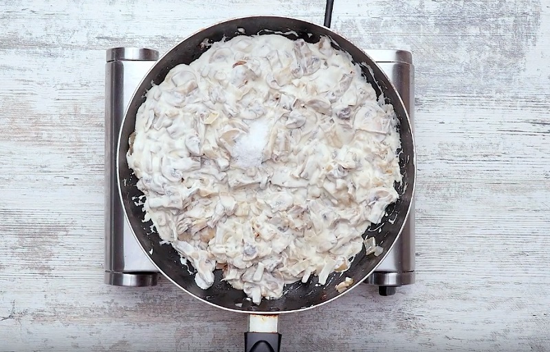 рулет из кабачков и грибов