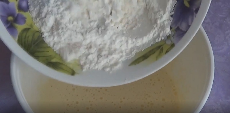 рулет с творогом бисквитный