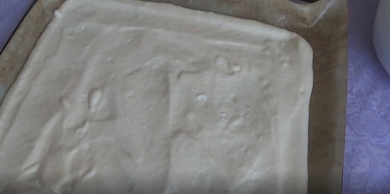 рулет с творогом бисквитный