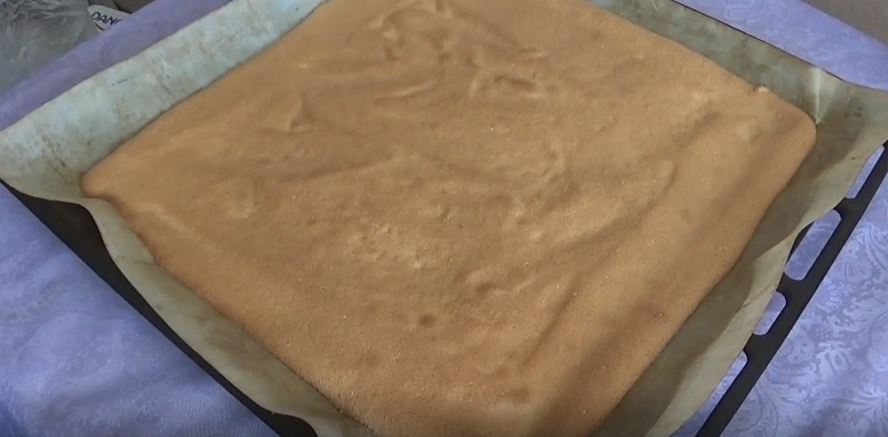 рулет с творогом бисквитный