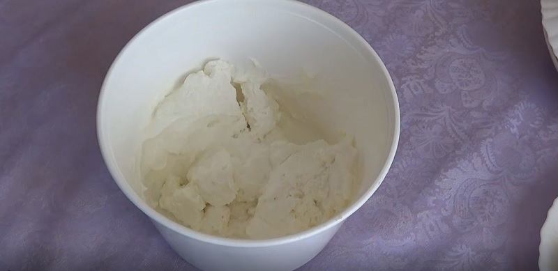 рулет с творогом бисквитный