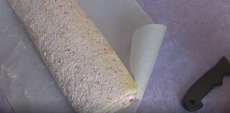 рулет с творогом бисквитный