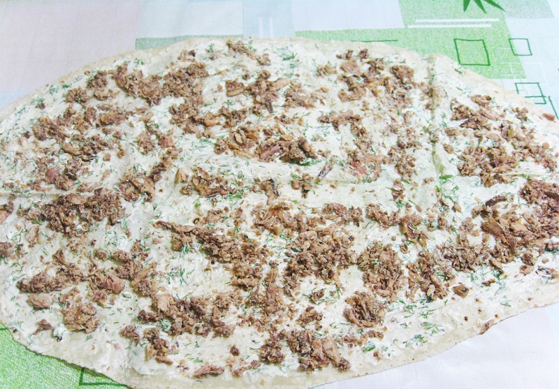 рулет с сайрой в лаваше