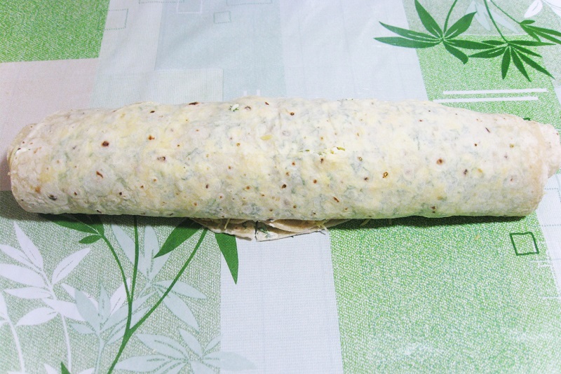 рулет с консервированной сайрой