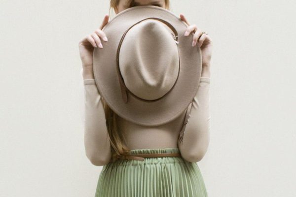 С чем носить модную юбку плиссе нынешним летом