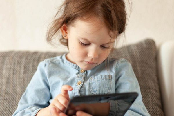 Чем отличаются дети поколения Альфа и почему они так шокируют учителей