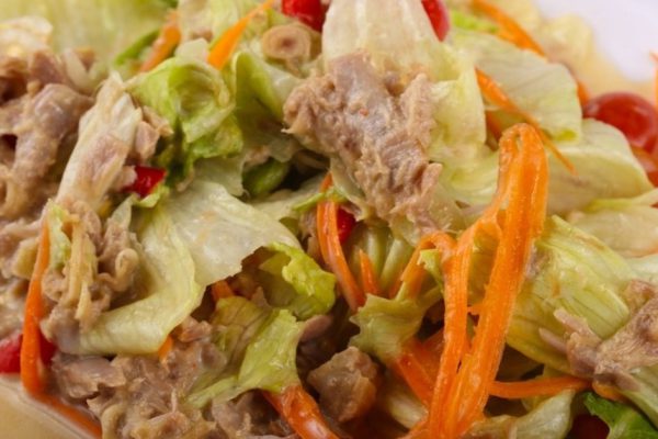 Как приготовить салат с корейской морковкой и яичными блинчиками