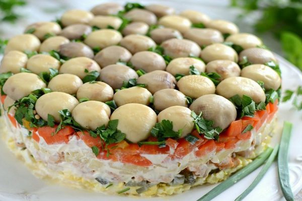 Салат «Грибная поляна»: настоящий шедевр кулинарного искусства!