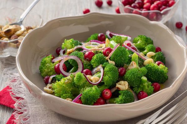 Как приготовить вкусный салат из брокколи