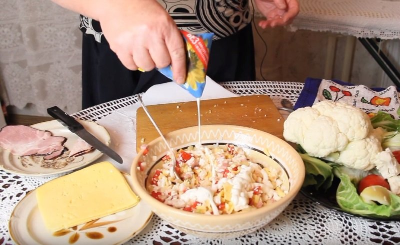 салат из цветной капусты без варки