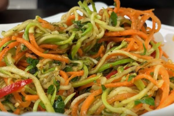 Маринованный салат из молодого кабачка