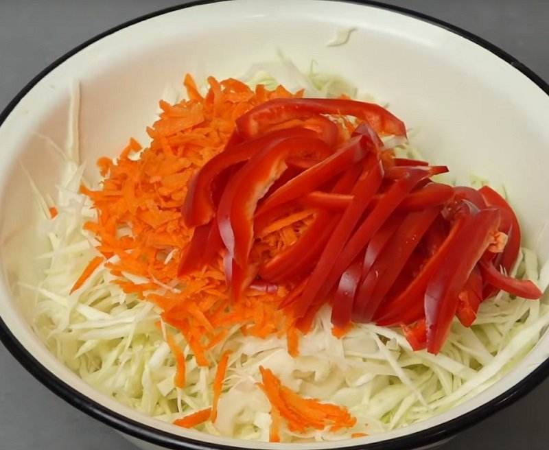 как приготовить салат из капусты с болгарским перцем