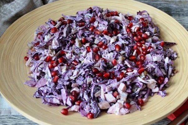 Во что превратить кочан красной капусты, который грустно лежит в холодильнике, по мотивам грузинской кухни