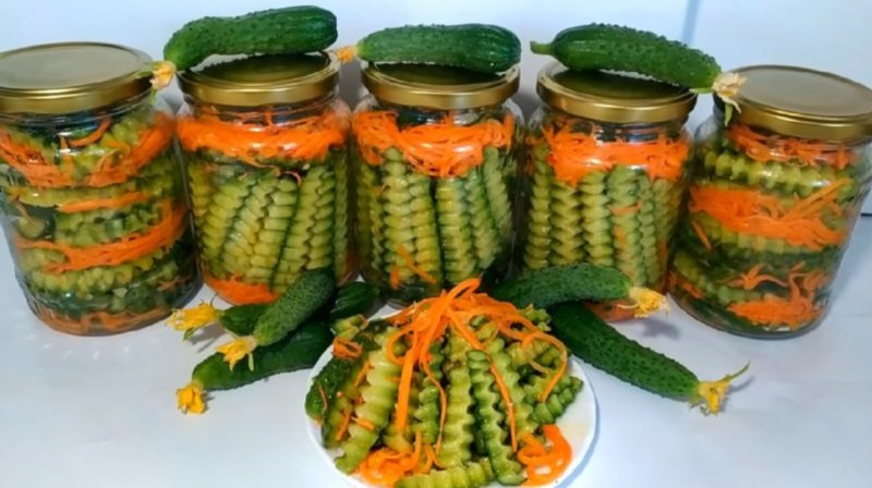 салат на зиму из огурцов и моркови по корейски