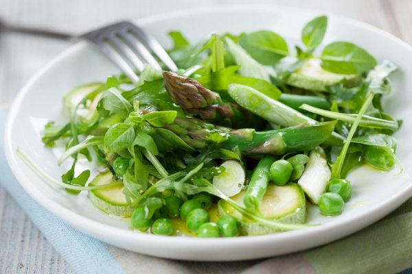 Подборка сытных летних салатов