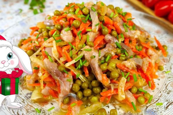 Не ожидала, что сырая морковь и селедка так прекрасно сочетаются, новый салат