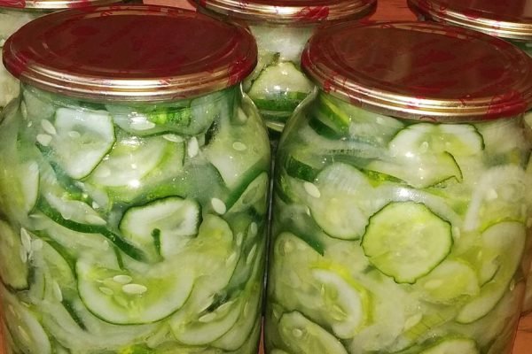 Огурчики в огороде давно поспели, самое время делать закрутки на зиму, сегодня в программе нежинский салат