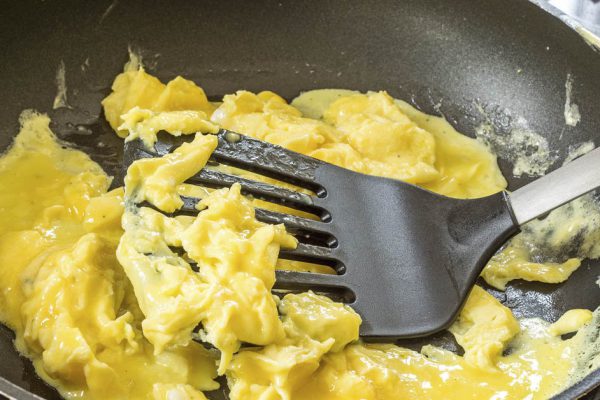 Яйца для салатов больше не варю, есть способ, который в разы быстрее и проще, показываю