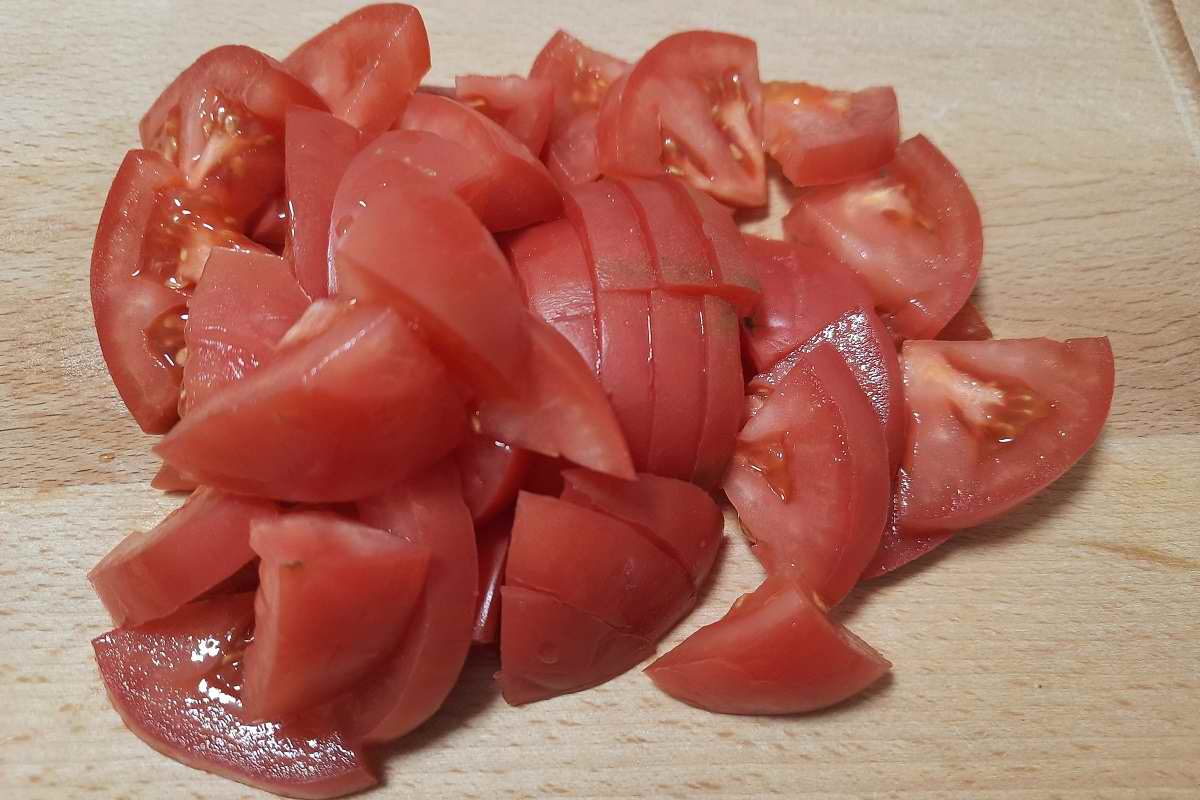 Из Крыма привезли красный ялтинский лук, готовлю свежий салат даже ночью Кулинария,Лук,Помидоры,Салаты,Творог