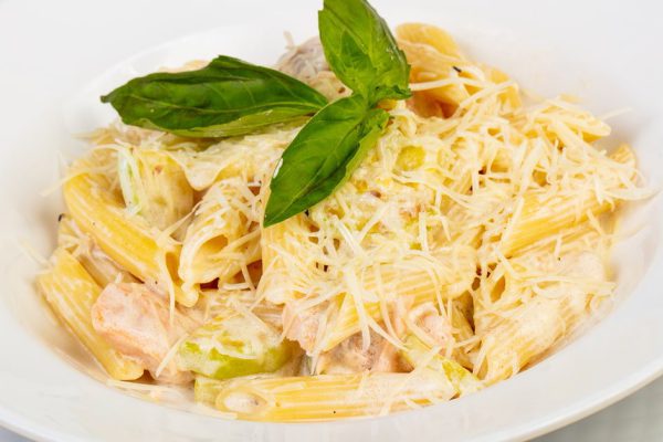 Почему стоит приготовить салат с макаронами