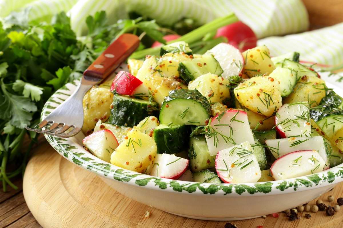 Весенний картофельный салат