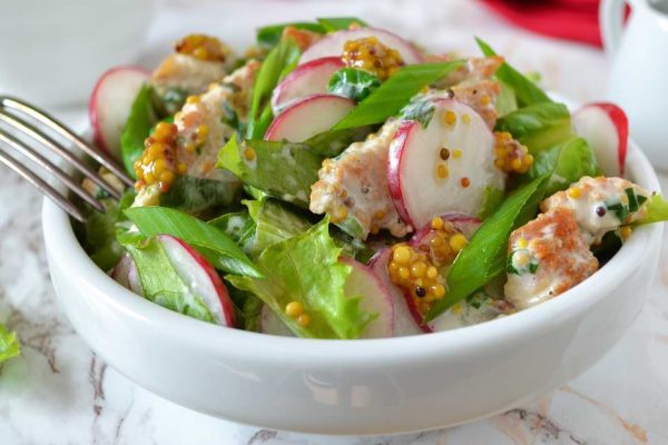 Salad with chicken, radishes and spicy mustard sauce