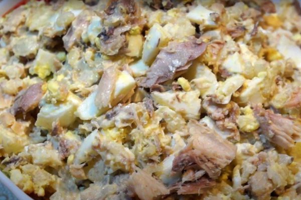 Без парочки банок сайры из магазина не возвращаюсь, подсели на особенное блюдо из нее