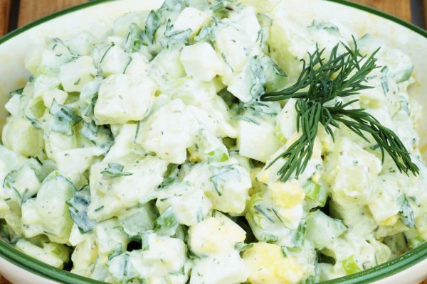 Летом по вечерам готовлю тазик яичного салата, вспоминая мудрую маму