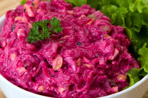 Молодой человек обзывал мои салаты совковыми, пока я не приготовила изыск из обычной свеклы