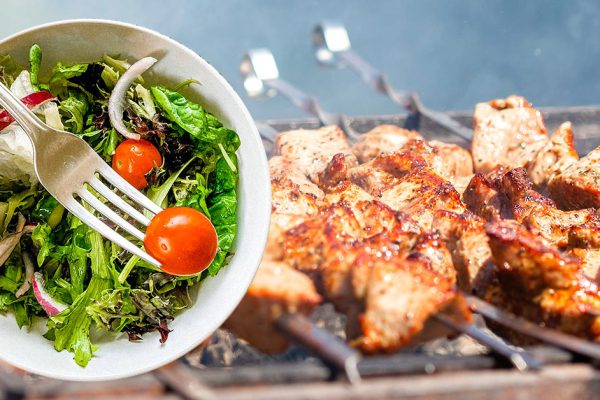Подборка легких и пикантных салатов к шашлыку