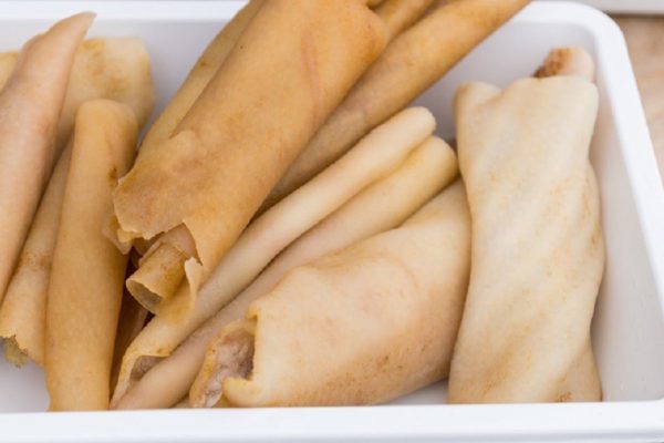 Украинские хозяйки никогда не выбрасывают шкурки от сала, причина удивительна