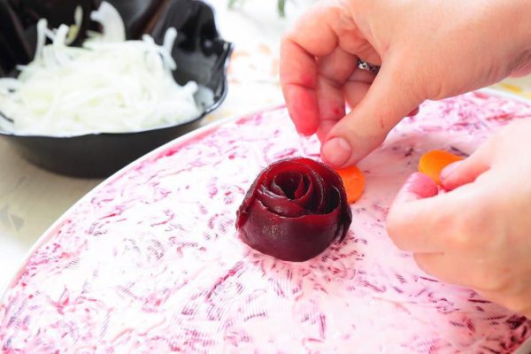 Мама научила, как сделать обычную «Шубу» в 3 раза нежнее, готовлю новогоднюю классику только так