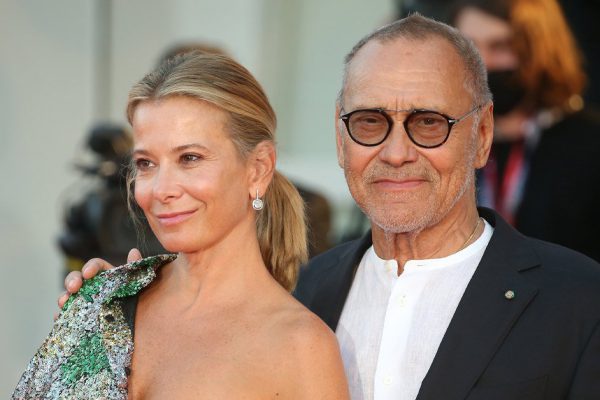 Юлия Высоцкая убеждена, что женщина должна работать над собой, никогда не останавливаясь