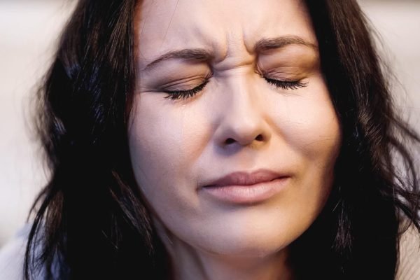 В тот день ко мне зашла подруга, чувства как-то нахлынули, и я всё ей рассказала, на следующий день я сильно пожалела