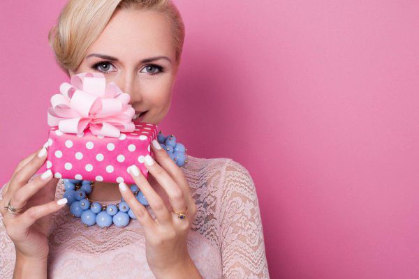 Как научиться принимать дорогие подарки