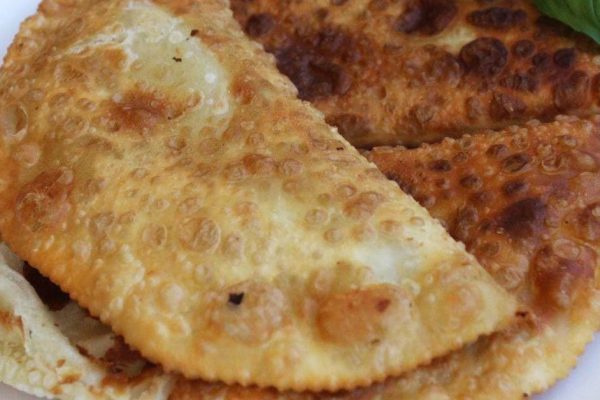 У каких хозяек не получаются сочные чебуреки