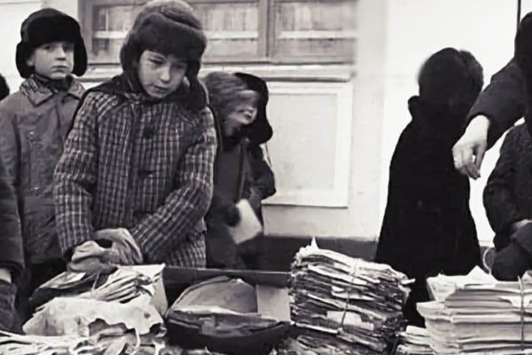 Воспоминания о том, как советские школьники собирали макулатуру и соревновались между собой