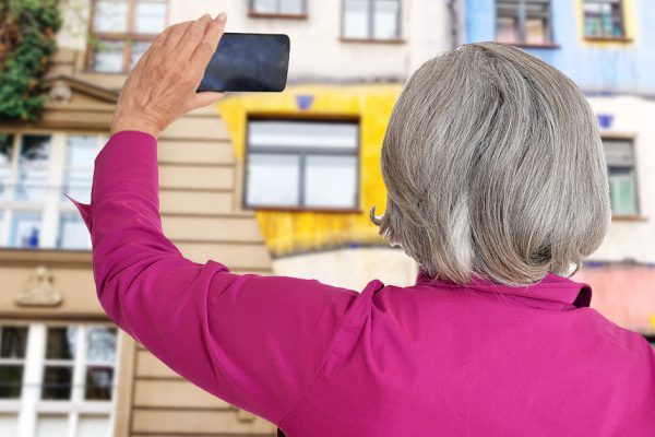 Зачем солидной даме вести Инстаграм