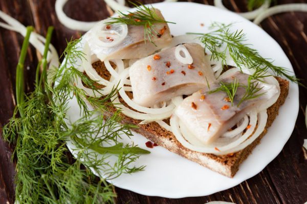 Как посолить сельдь иваси