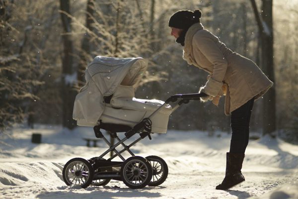 Ждала мужа после работы, чтобы он вынес коляску, хотела погулять с малышом, но он заявил, что переезжает к матери