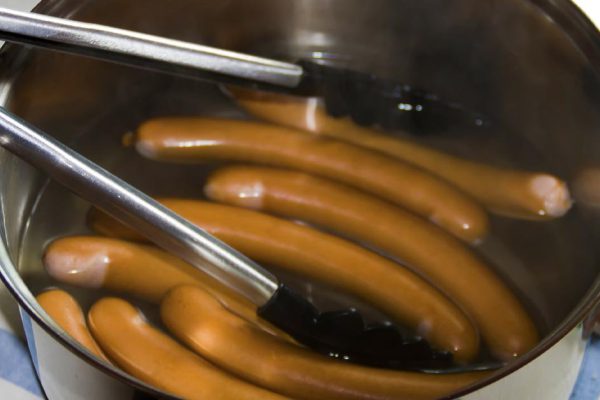 Что рассказать супругу, если он требует мясо вместо сосисок на обед