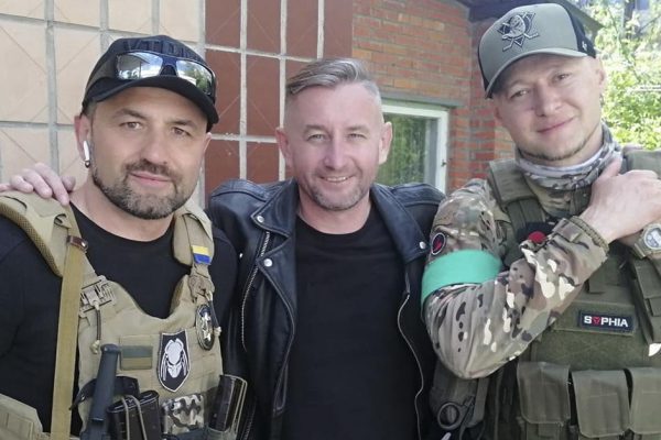 Известный украинский писатель Сергей Жадан остается в Харькове и продолжает помогать жителям и защитникам