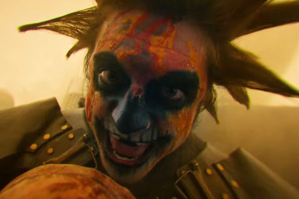 Бабушка заглянула в комнату внука и начала креститься, увидев, что он смотрит сериал про группу «Король и Шут»