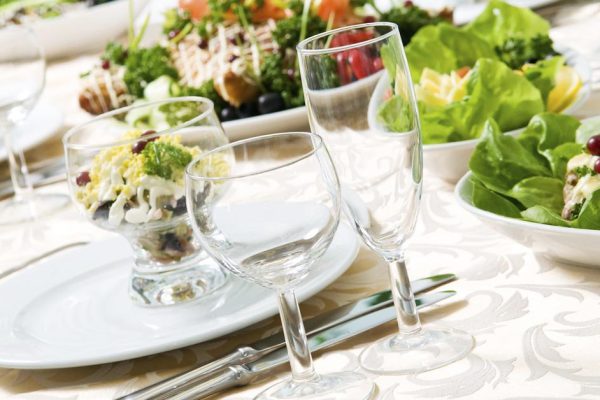 Почему хозяйки массово перестают сервировать стол