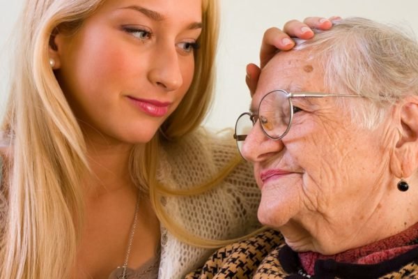 Не хочу возвращаться из-за границы, чтобы ухаживать за старыми родителями