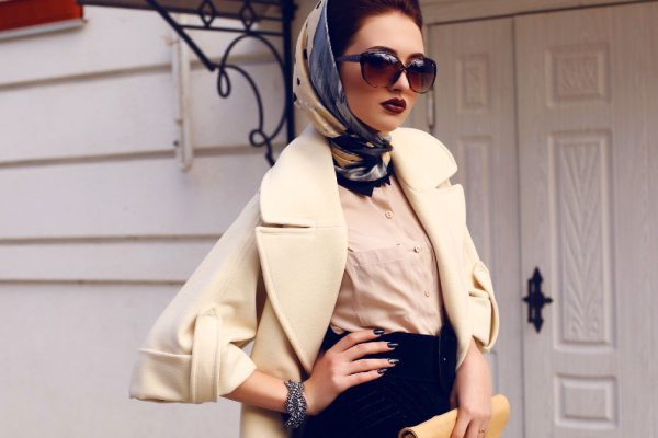 Почему не стоит носить шелковые платки