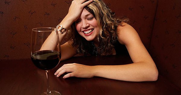 Она 6 лет не употребляла алкоголь… Исповедь человека, который бросил это гиблое дело.