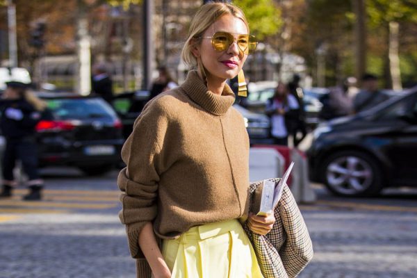 Почему вместо джинсов лучше купить широкие брюки с высокой талией