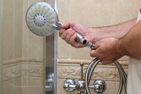 Installing a new shower hose on an used handshower