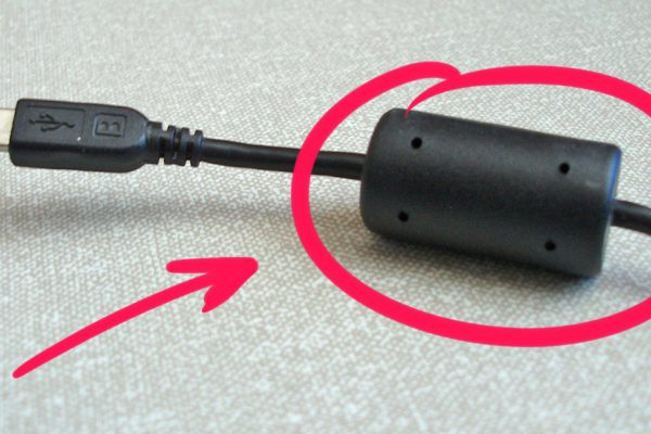 Этот бочонок на шнуре от ноутбука — загадка для многих! А вот что он скрывает…